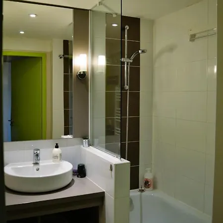 Appt F2 De Plain-pied Avec Terrasse - 2 Etoiles Apartment